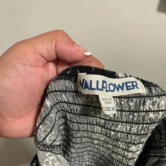 Wallflower floral padded‎ cup romper size Medium - Picture 5 of 5